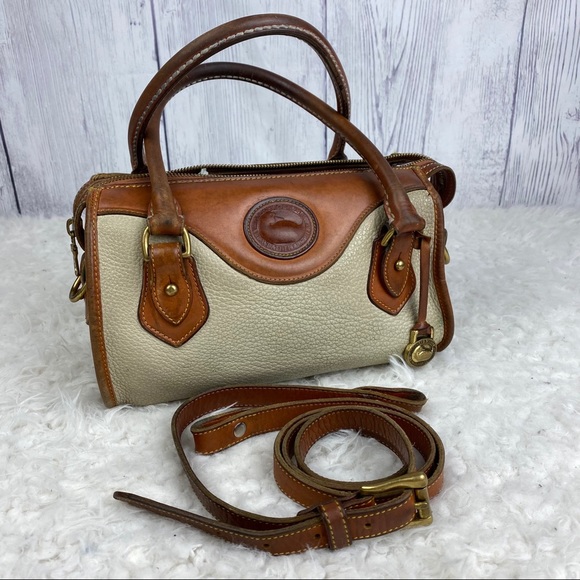 Dooney & Bourke Handbags - VTG Dooney & Bourke Leather Tote Bag W/ Body Strap